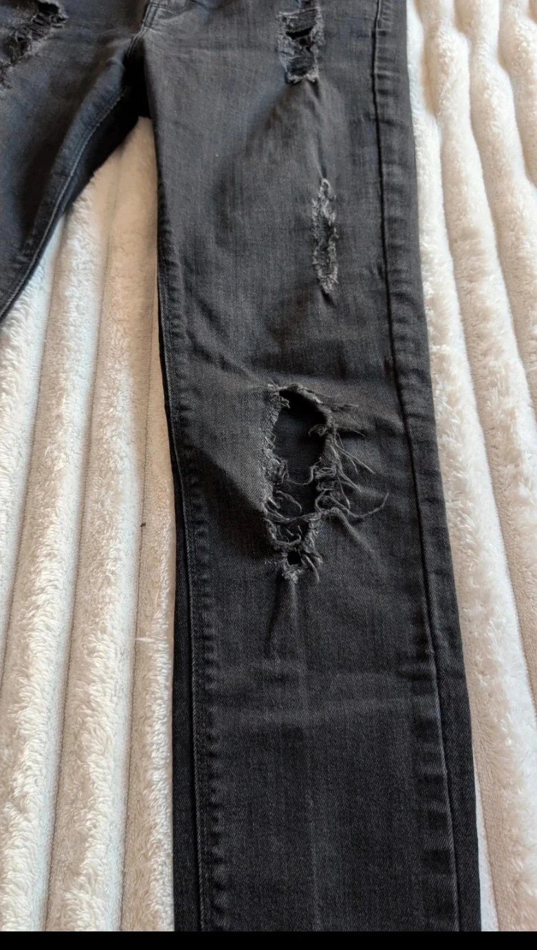 Magnífico Jean skinny negro destruido Boohoo Blue – photo 3